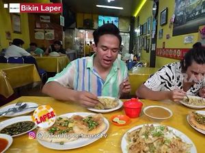 Bikin Laper! Intip Serunya Anwar BAB Coba Martabak Kari Palembang