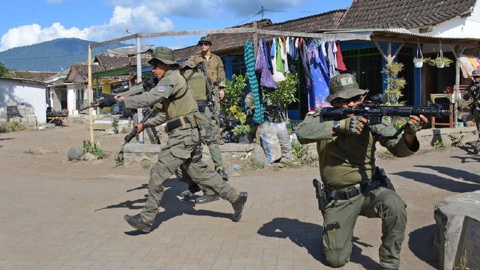 Prajurit Intai Amfibi (Taifib) Korps Marinir TNI AL dan United States Marines Corps (USMC) Reconnaissace Unit, yang terlibat dalam latihan bersama Reconex 21-II.