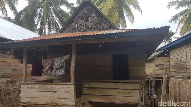 Kisah kakek Tabelo di Sulbar berjalan kaki jualan Tampah atau Pinampi.