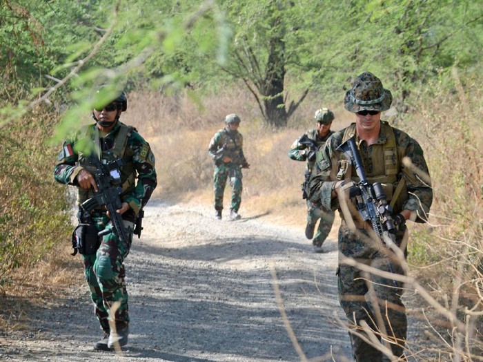Prajurit Intai Amfibi (Taifib) Korps Marinir TNI AL dan United States Marines Corps (USMC) Reconnaissace Unit, terlibat dalam latihan bersama Reconex 21-II. Mereka menggelar latihan Small Unit Tactical dan perang kota atau Military Operations On Urban Terrain (MOUT).