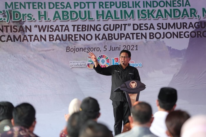 Menteri Desa, Pembangunan Daerah Tertinggal  dan Transmigrasi (Mendes PDTT), Abdul Halim Iskandar lakukan kunjungan kerja ke Bojonegoro.