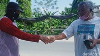 Dalam sehari para nelayan jaring rata rata bisa membawa pulang Rp 50.000.