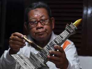 Keren! Miniatur Monas Dibuat dari Koran Bekas Lho
