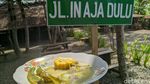 Makan Sayur Lodeh dan Urap Daun Pepaya Sedap di Kuningan