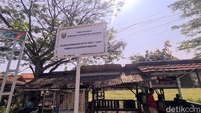 Pemkab Sukabumi Pasang Plang Peringatan di Lapangan Bola