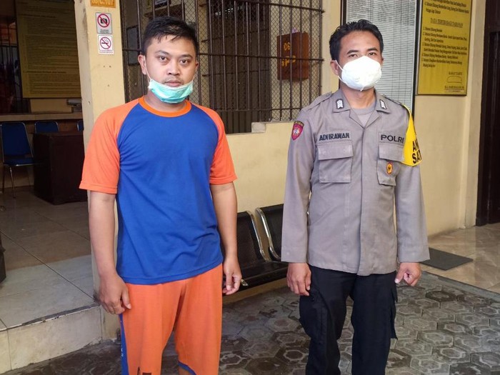 Perawat RSUD Jombang dipenjara gara-gara 6 kali menyetubuhi seorang siswi SMA hingga hamil dan keguguran. Ternyata, tersangka pernah bertunangan dengan korban.