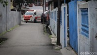 Kelurahan Kayu Putih sendiri saat ini masih dalam status zona orange.