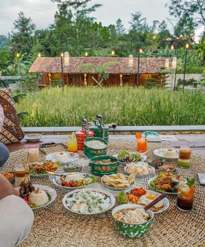 5 Rekomendasi Kafe di Puncak dengan Pemandangan Kebun hingga Sawah yang Keren