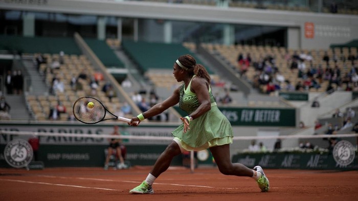 United States Serena Williams plays a return to United Statess Danielle Collins during their third round match on day 6, of the French Open tennis tournament at Roland Garros in Paris, France, Friday, June 4, 2021. (AP Photo/Christophe Ena)