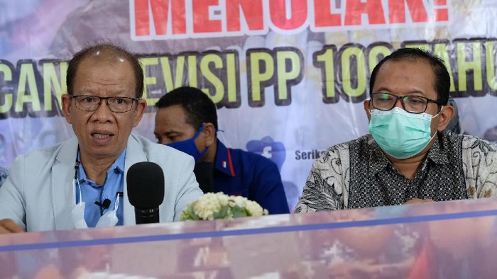 Upaya Melindungi Tenaga Kerja di Industri Tembakau FSP RTMM-SPSI memohon kepada Presiden RI Joko Widodo untuk membatalkan rencana revisi PP 109/2012 demi melindungi tenaga kerja di industri hasil tembakau (IHT).