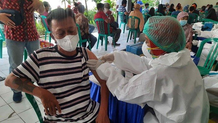10.390 Penghuni 18 Rusun di Surabaya Jalani Vaksinasi Serentak