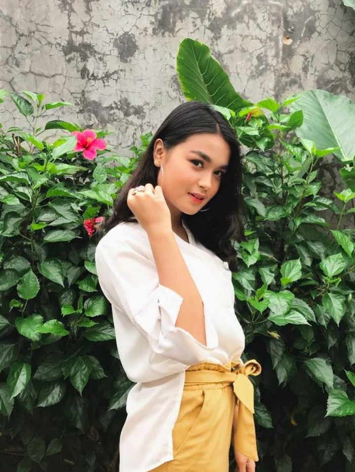 Hanna Kirana adalah pengganti Lea Ciarachel di sinetron Suara Hati: Zahra