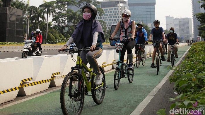 Ibu Kota Bakal Punya Jalur Sepeda 170 Km Tahun Ini Gubernur DKI Jakarta Anies Baswedan berencana menambah panjang lintasan jalur sepeda di Ibu Kota. Penasaran?