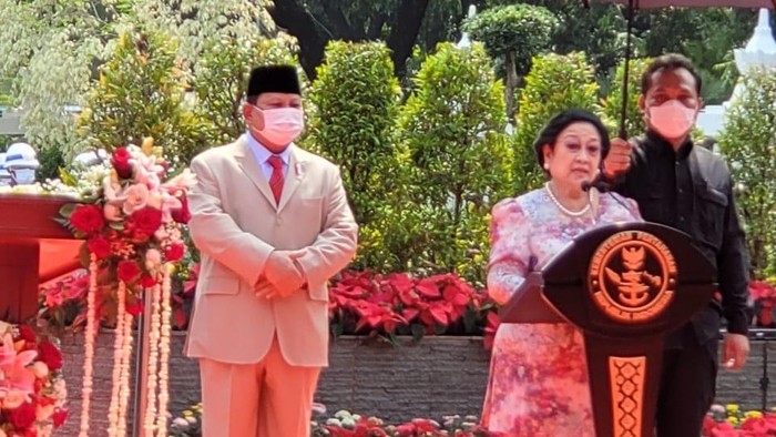 Megawati dan Prabowo saat meresmikan patung Bung Karno (Foto: Istimewa)