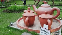 Pengunjung bisa menikmati setiap sudut taman gratis.