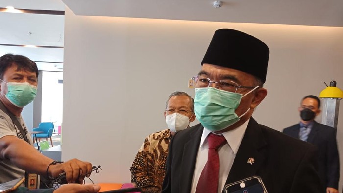 Menko PMK Muhadjir Effendy di Universitas Gunadarma, Depok, Jawa Barat, Minggu (6/6/2021).