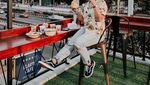 Momen Bahagia Mumuk Gomez dan Sang Kekasih Saat Ngopi dan Makan Roti