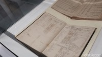 Di museum ini, pengujung bisa melihat catatan perusahaan. (Aisyah Kamaliah/detikcom)
