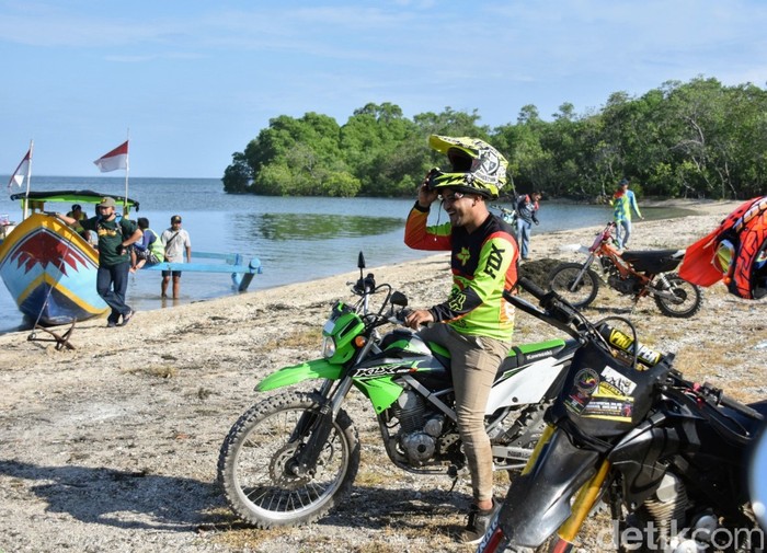 Pantai Sejile, Pantai Pasir Putih Tersembunyi di Situbondo Pantai Sejile, Pantai Pasir Putih Tersembunyi di Situbondo