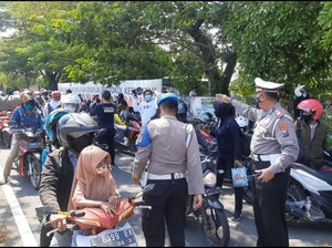 Antisipasi Lonjakan COVID-19, Swab Massal di Suramadu Dilakukan 3 Shift