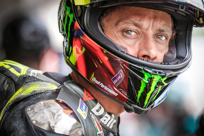 Valentino Rossi Terjatuh di Sesi Kualifikasi MotoGP Catalunya, Sabtu (6/6/21)