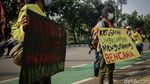 Aksi Damai Menuntut Hak Lingkungan Hidup di Balai Kota DKI
