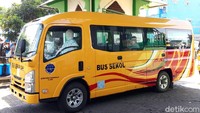 Dua bus mengangkut pasien Corona asal Kudus masuk ke asrama haji Donohudan, pukul 14.00 WIB, Senin (7/6/2021). Ini merupakan gelombang II. 