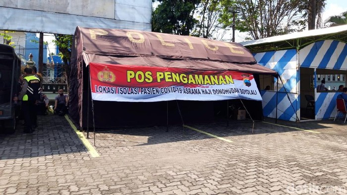 Asrama Haji Donohudan Boyolali Bakal Tampung Pasien Corona Asrama Haji Donohudan, Ngemplak, Boyolali menjadi tempat isolasi terpusat pasien Corona di Jawa Tengah.