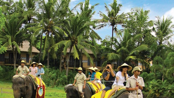 Bali Safari Marine Park bisa dikunjungi oleh para pemilik zodiak Aquarius yang punya jiwa friendly. Ada lebih dari 100 spesies hewan, di antarabta komodo, burung jalak Bali dan Orangutan. (Bali Safari Park) Bali Safari Marine Park bisa dikunjungi oleh para pemilik zodiak Aquarius yang punya jiwa friendly. Ada lebih dari 100 spesies hewan, di antarabta komodo, burung jalak Bali dan Orangutan. (Bali Safari Park)