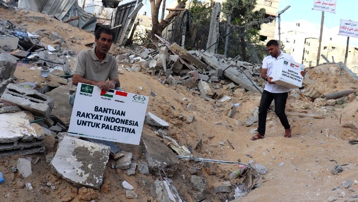 Bantuan Kemanusiaan untuk Palestina Terus Mengalir Pengurus Pusat (PP) NU Care-LAZISNU kembali menyalurkan bantuan untuk warga Palestina. Kini bantuan itu telah sampai di lokasi dan diterima warga Palestina.