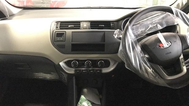 75 Kia Rio Tahun 14 Masih Diplastikin Dilelang Mulai 112 Jutaan 75 Kia Rio Tahun 14 Masih Diplastikin Dilelang Mulai 112 Jutaan