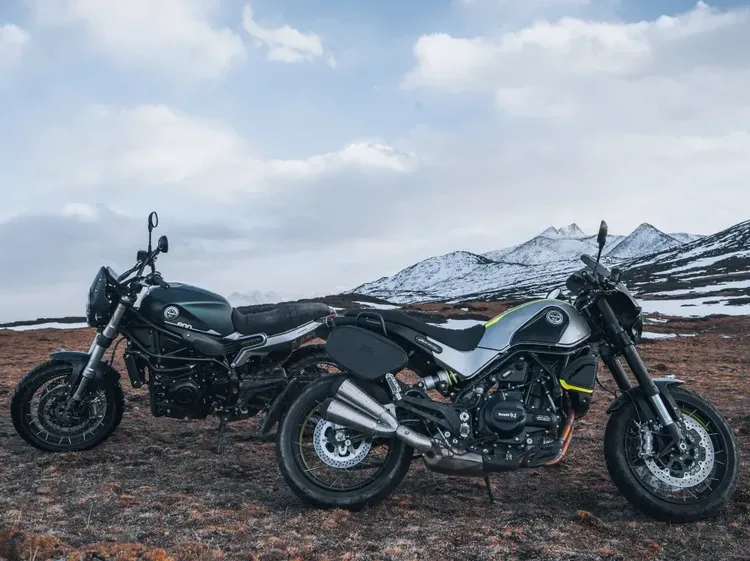 Jadi Retro! Ini Tampilan Benelli Leoncino 500 Cafe Racer yang Rilis di China