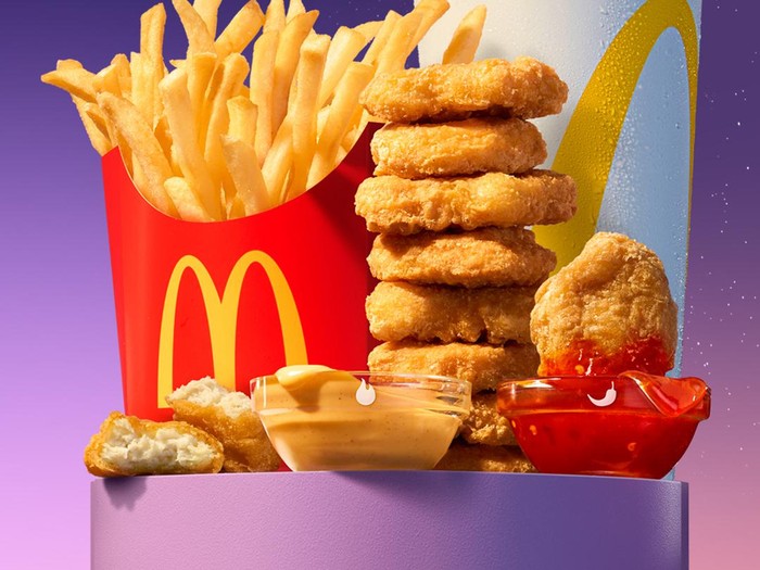 BTS Meal Indonesia BTS Meal Indonesia akan rilis tanggal 9 Juni 2021. Berikut fakta dan cara membelinya.