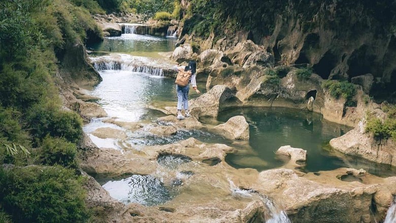 Curug Panetean AIr terjun di Tasikmalaya.