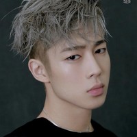 “Kukira dia bukan idol karna akting nya natural banget,” “akting nya bagus bgt sumpah, natural bgt. mana lucu lagi pas nanges,” ujar sejumlah netizen di jagat Twitter. Foto: dok. FNC Entertainment