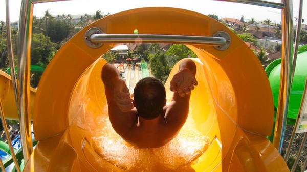 Si pemberani Leo bisa mencoba wahana menantang di Waterboom Bali. Ada smashdown 2.0 yang mengajak traveler masuk ke dalam kapsul setinggi 25 meter, ada pula Fast n Fierce yaitu seluncuran terbuka yang tak kalah memacu adrenalin. (Waterboom Bali) Si pemberani Leo bisa mencoba wahana menantang di Waterboom Bali. Ada smashdown 2.0 yang mengajak traveler masuk ke dalam kapsul setinggi 25 meter, ada pula Fast n Fierce yaitu seluncuran terbuka yang tak kalah memacu adrenalin. (Waterboom Bali)