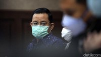 MJS dan Adi Wahyono merupakan mantan Pejabat Pembuat Komitmen (PPK) pada Kemensos.   