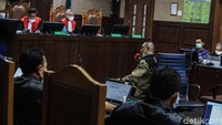 Selain MJS, diagendakan saksi Adi Wahyono akan ikut memberi kesaksian terkait kasus korupsi dana hibah bansos COVID-19 di lingkungan Kemensos.   