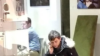 Si pria menggunakan sepatu hak tinggi? Foto: dok reddit.com/confusing_perspective