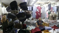 Hanya beberapa saja kebutuhan yang terjual, seperti sarung, peci dan sajadah.