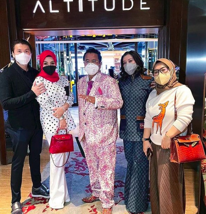 Hotman Paris bertemu Syahrini
