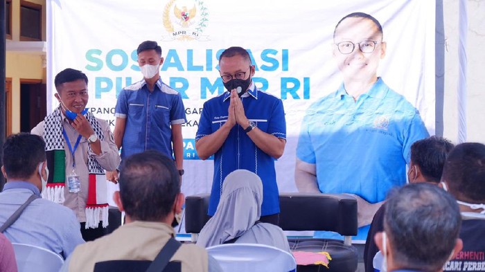 Ketersediaan air bersih menjadi masalah utama warga Cianjur Selatan yang mendesak diselesaikan.