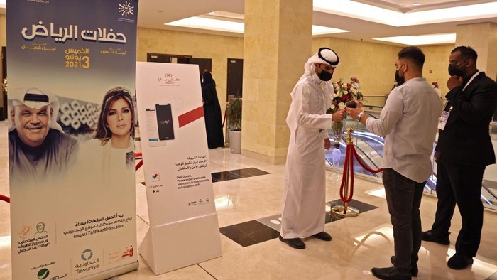 Konser musik pertama di Riyadh saat pandemi virus Corona. Riyadh menggelar konser musik pertama saat pandemi virus Corona pada 3 Juni 2021. (Photo by Fayez Nureldine / AFP)