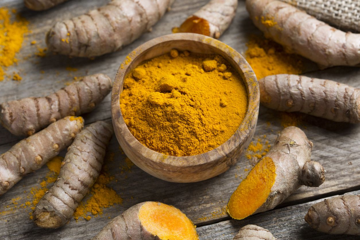 Curcuma longa, powder and rhizomes - complementary medicine