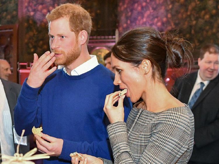 Kompaknya Meghan Markle dan Pangeran Harry saat Cicip Masakan Chef