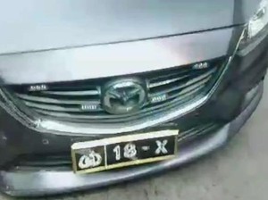 Beredar Video Mobil Dinas Pejabat Polisi Tabrak Pemotor di Surabaya