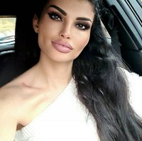 Dari foto-fotonya, Olgica pun tampak wanita penggemar prosedur kecantikan. Di sejumlah bagian di wajahnya hasil dari botox dan filler. Di area bibirnya misalnya, yang tampak tebal hasil dari suntik filler. Foto: dok. Instagram/@olgicamarkanovic