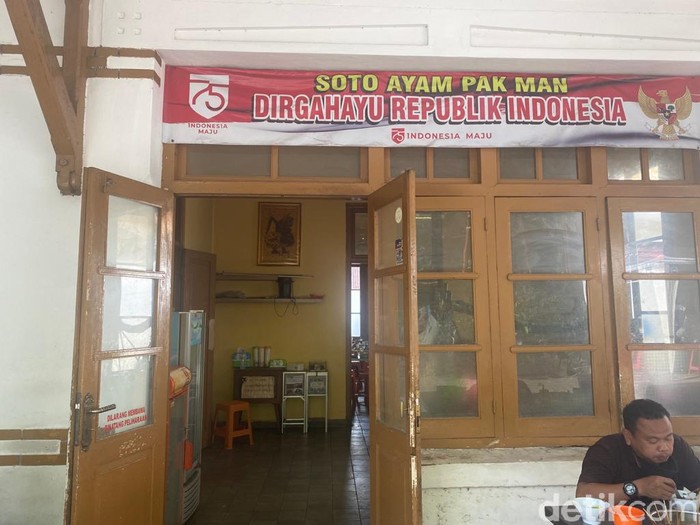 Pak Man: Gurih Segar Soto Ayam Khas Semarang Favorit Para Pejabat