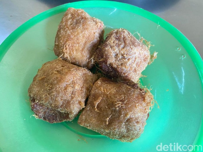 Pak Man: Gurih Segar Soto Ayam Khas Semarang Favorit Para Pejabat