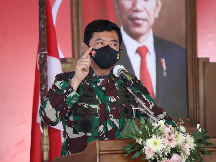 Panglima TNI Hadi Tjahjanto saat beri arahan terkait lonjakan kasus Corona di Kudus